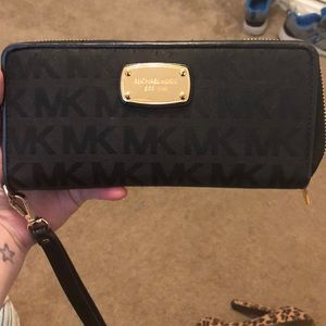 Michael Kors Wristlet/Wallet Black